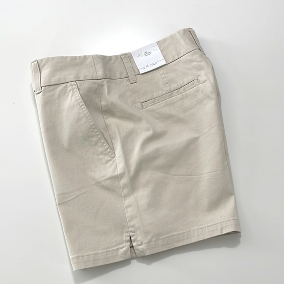 LOFT Pants - Loft Khaki Riviera Shorts Size 4